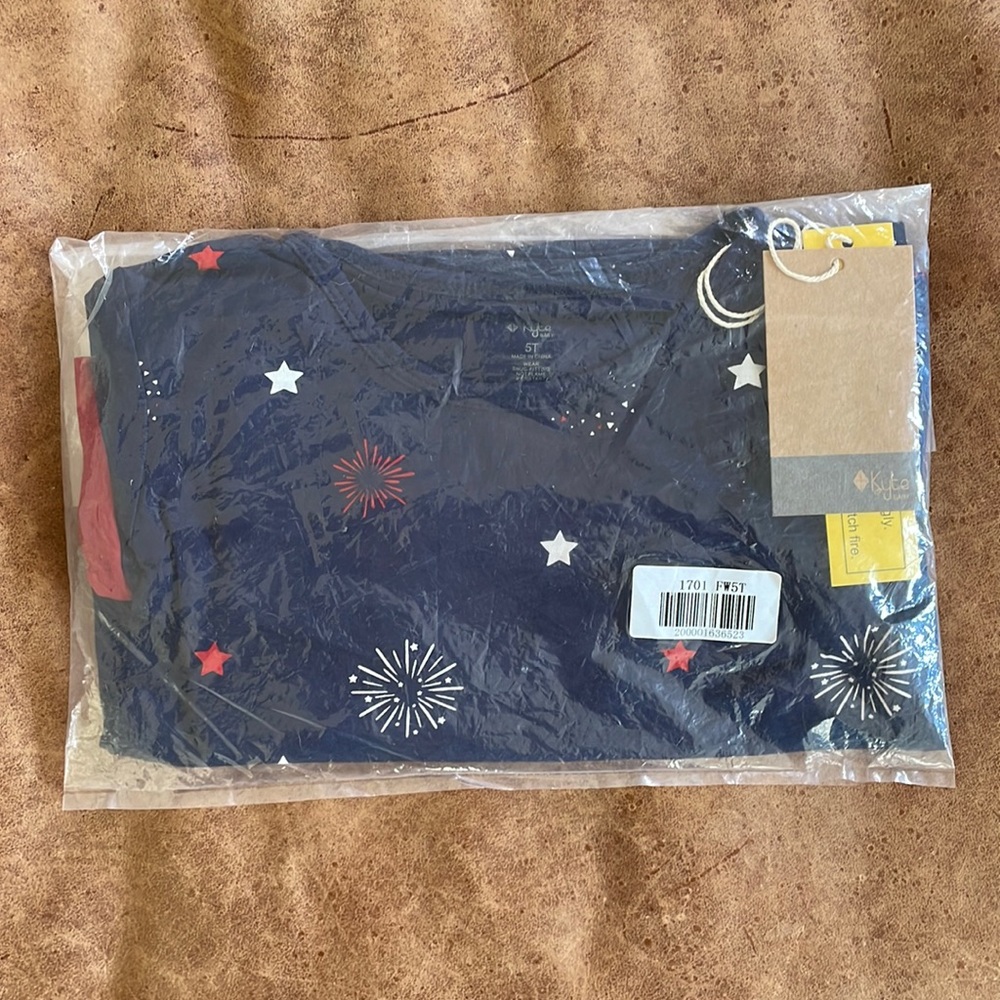 Kyte long sleeve toddler pajamas in Fireworks